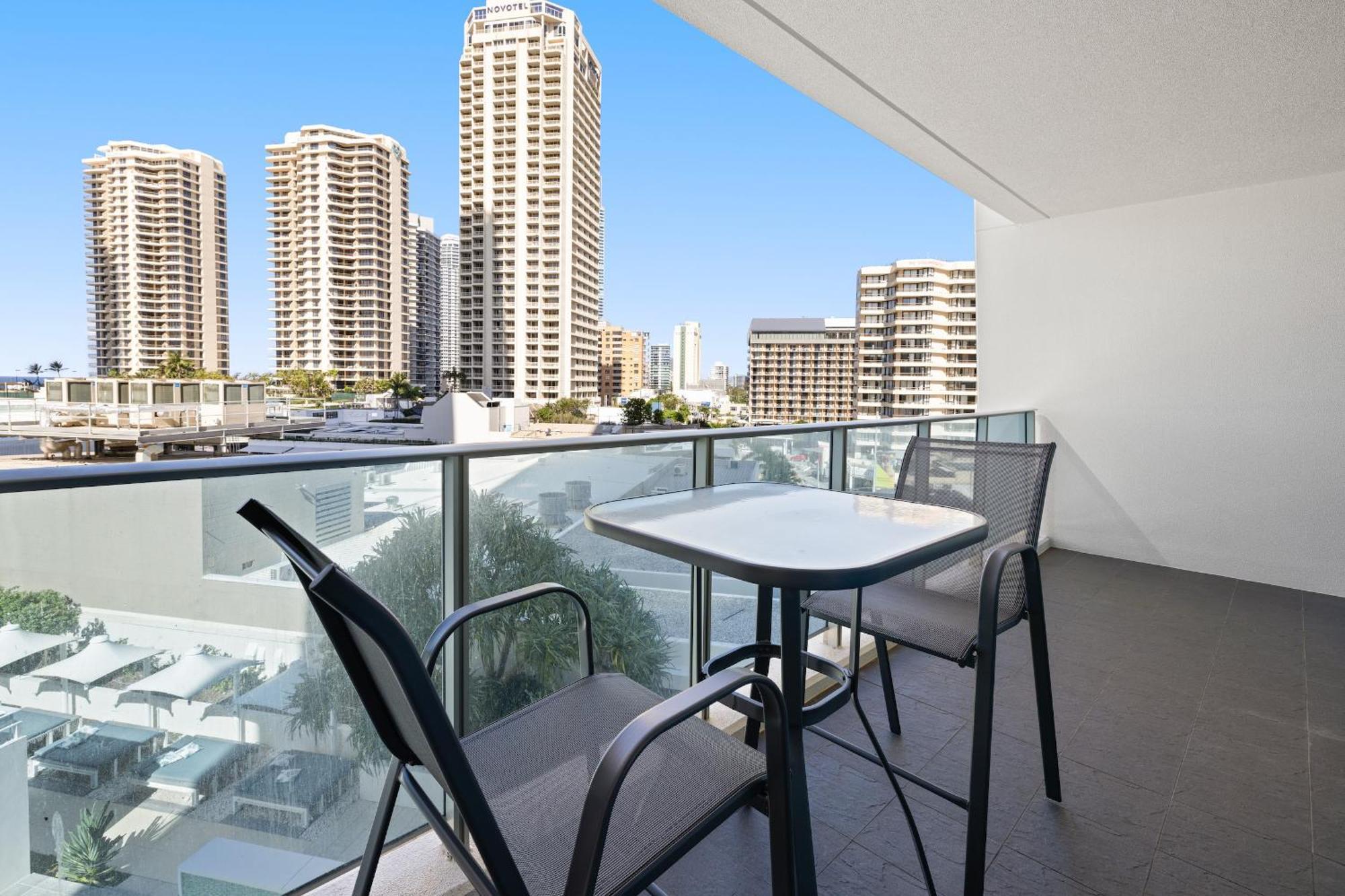 H-Residences Private Apartments - Hosted By Coastal Letting Gold Coast Exterior photo